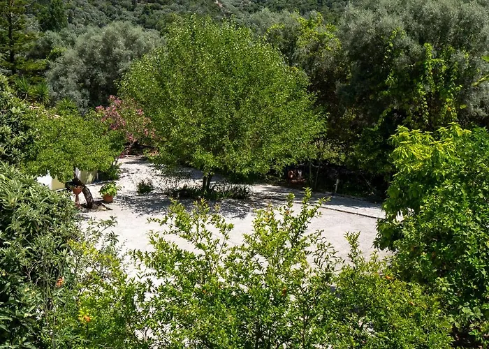 Vliho Bay & * Yénion