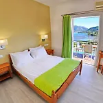 Διαμέρισμα Vliho Bay & *