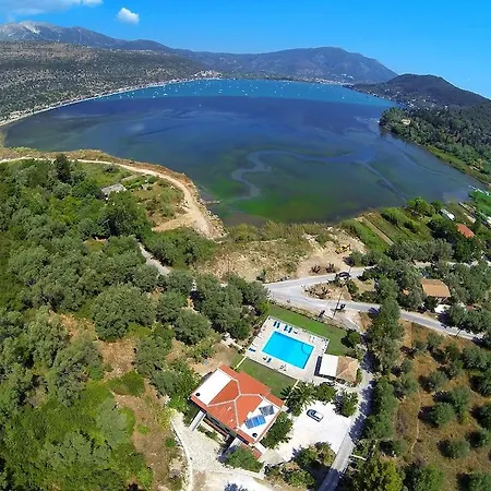 Vliho Bay & דירה Yénion